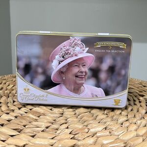 Beautiful Tin Box from English Tea